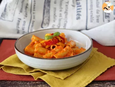 Pasta with peppers and fresh cheese, the best pasta dish for summer days - photo 5