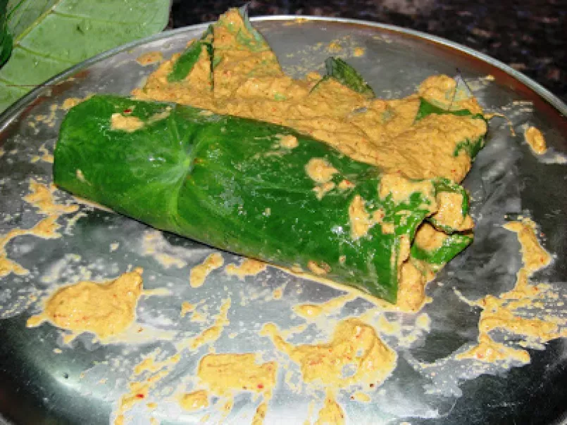 Pathrado / Konkani Patra / Colocasia or Taro Leaf rolls - photo 4