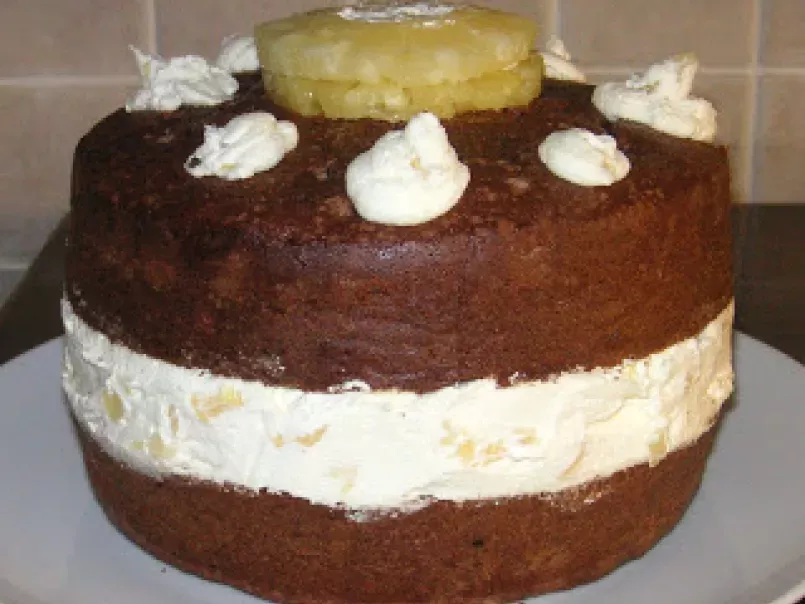 Pineapple, ginger and chocolate birthday cake - photo 2