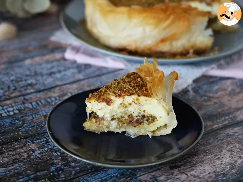Pistachio baklava cheesecake, crispy and melting - photo 2
