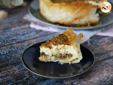 Pistachio baklava cheesecake, crispy and melting - photo 2