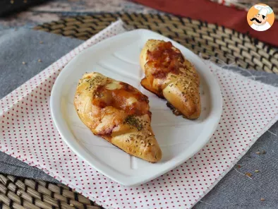 Pizza-style boat rolls stuffed with tomato sauce, ham and mozzarella - photo 2