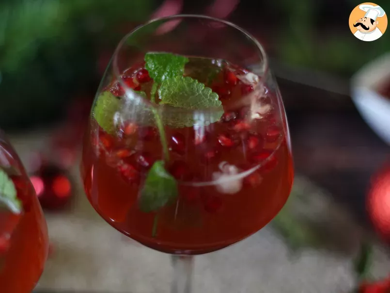 Pomegranate Spritz, the cocktail in a Christmas bauble! - photo 2
