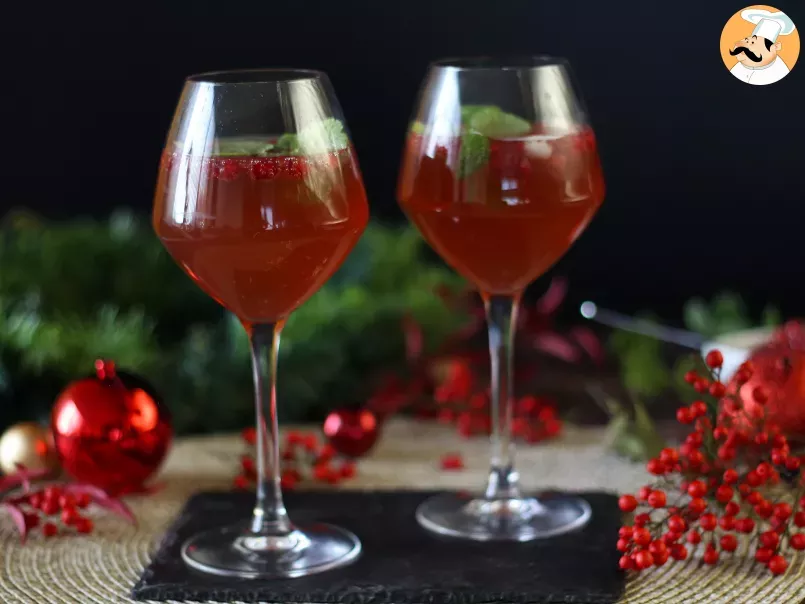 Pomegranate Spritz, the cocktail in a Christmas bauble! - photo 3