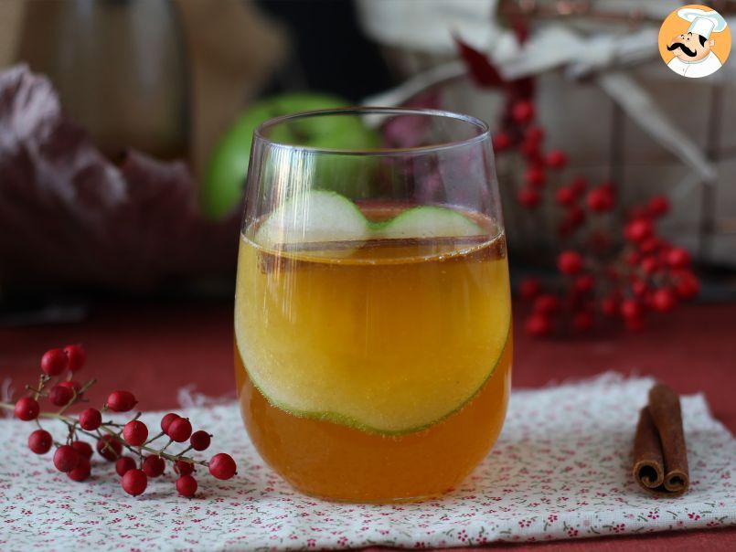 Pumpkin Cider Spritz, the spicy cocktail with pumpkin spice syrup!