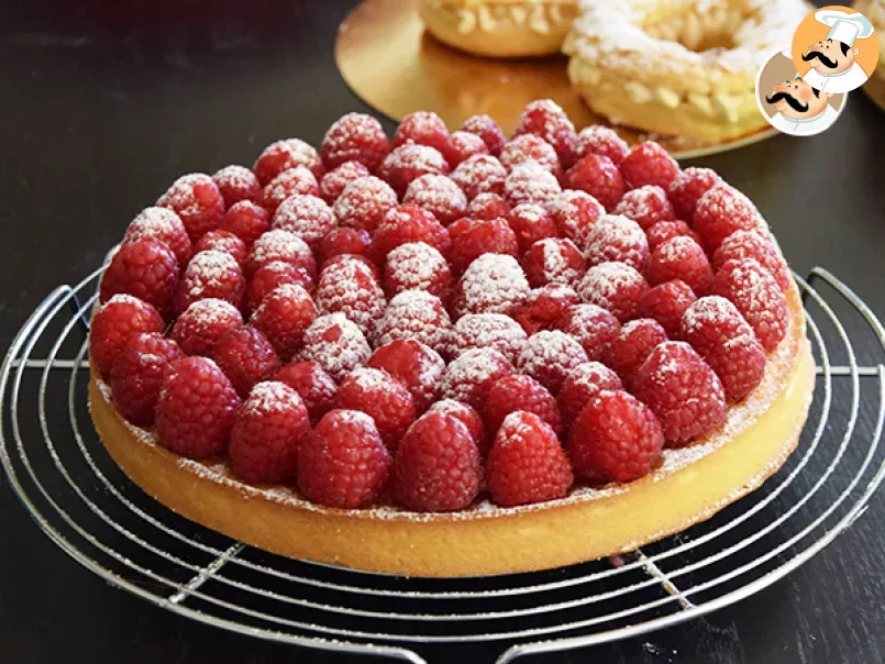 Raspberry tart with almond cream
