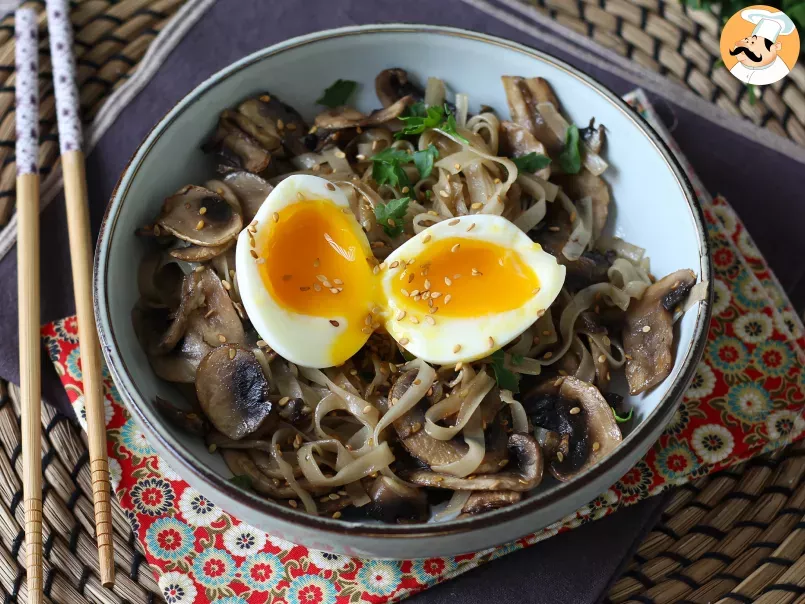Rice noodles with mushrooms and their soft-boiled egg!