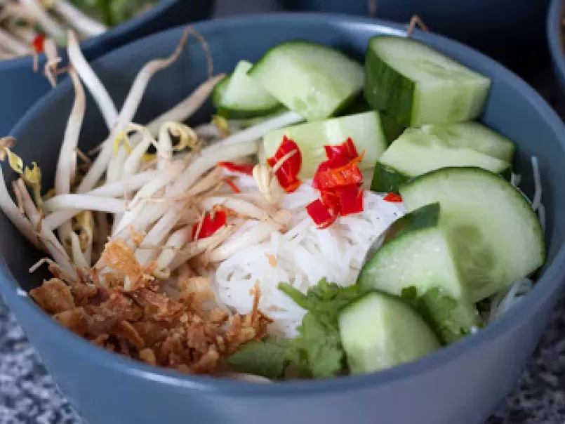 Rice Vermicelli with Grilled Shrimp (Bun Tom Xao) - photo 3