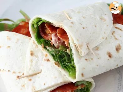 Sandwich wrap with chorizo, avocado and tomatoes - photo 3