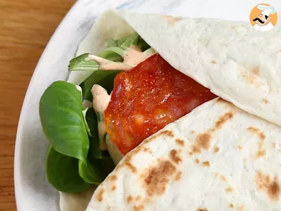 Sandwich wrap with chorizo, avocado and tomatoes - photo 4