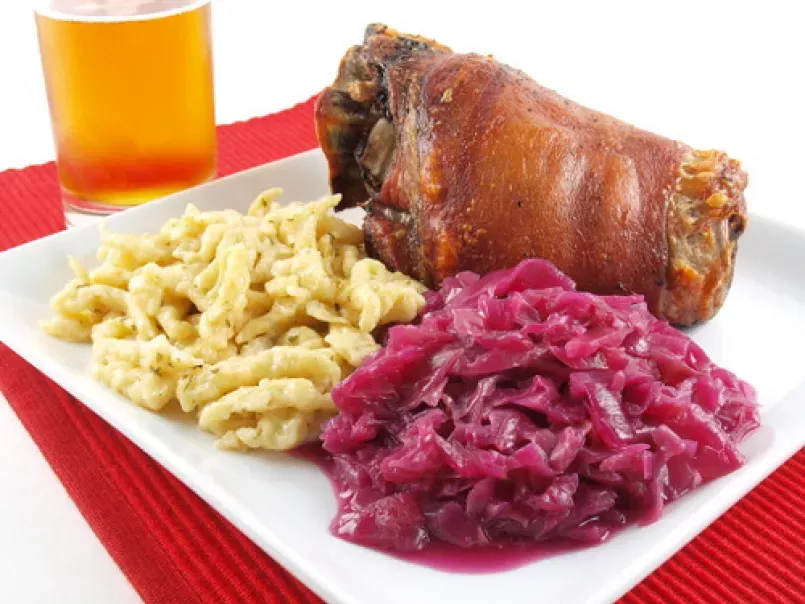 Schweinshaxe, Spätzle und Rotkohl (Pork Knuckle, Spaetzle, and Red Cabbage) - photo 2