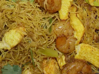 Singapore Fried Rice Noodles (Sing Chow Mai Fun)