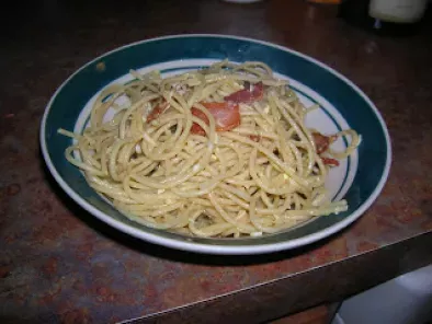 Spaghetti Carbonara or Spaghetti with bacon, eggs and cheese - photo 3