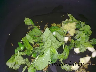 Spinach and chickpea thick soup - photo 3