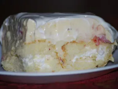 Strawberries and Cream Twinkie Cake