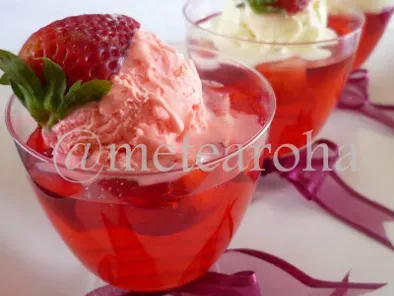 Strawberry Jello With Ice Cream - photo 2