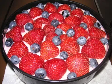 Strawberry yoghurt mousse cake - photo 7