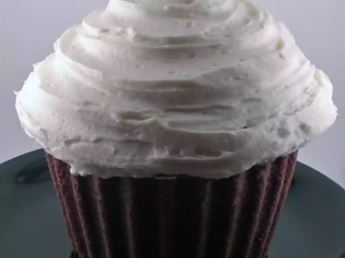 Sweet Melissa Sundays: Red Velvet Cake (or Red Velvet Giant Cupcake)