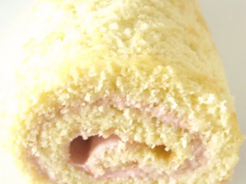 Swiss Roll with Strawberry cream filling