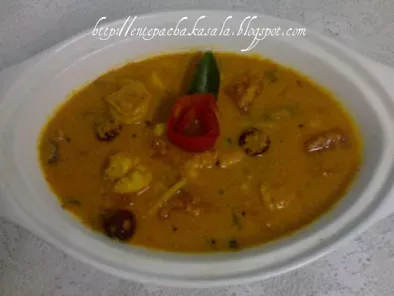 Thenga aracha Chemmeen Curry
