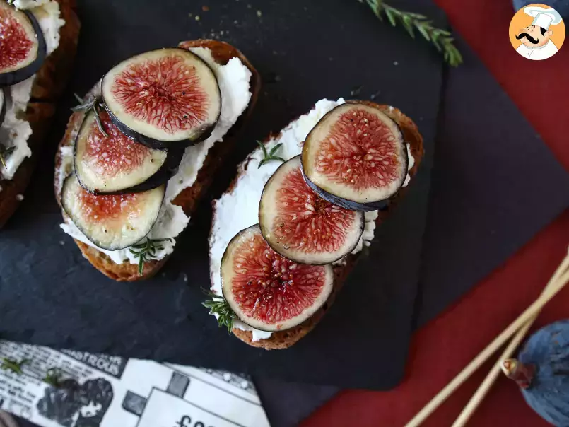 Toast with figs, goat cream cheese, honey and rosemary - photo 5