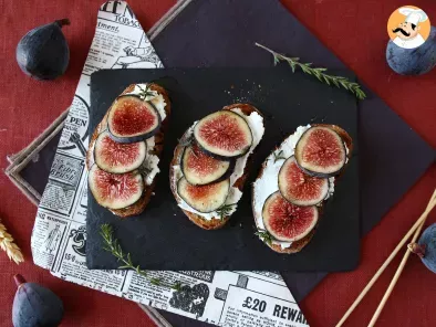 Toast with figs, goat cream cheese, honey and rosemary - photo 4