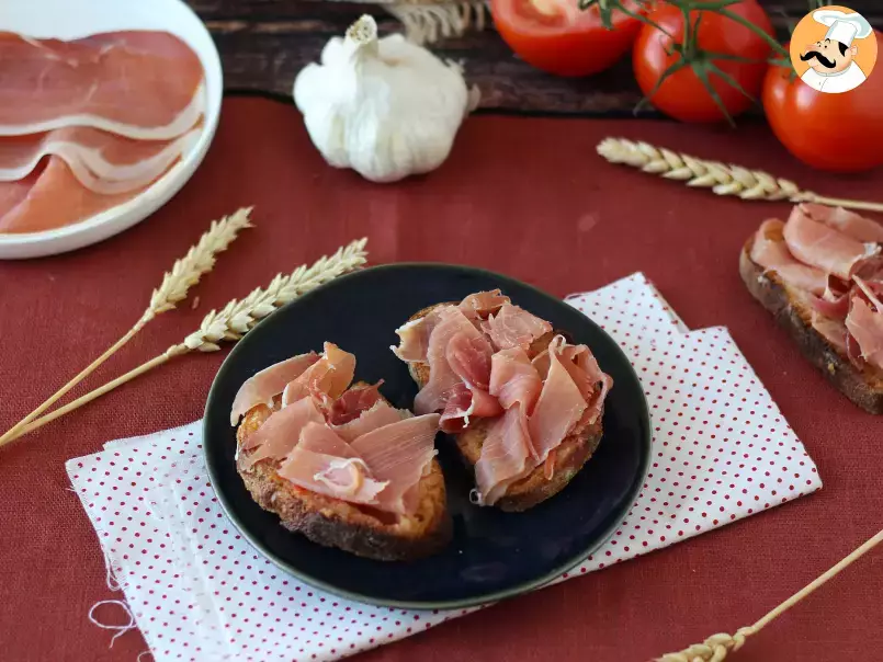 Tomato and Serrano ham toast - The perfect Spanish tapas - photo 4