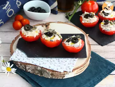 Tomatoes stuffed with tuna, creamcheese and olives