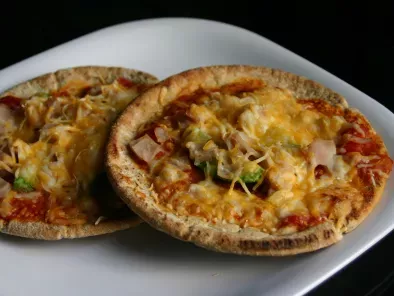Turkey Avocado Pita Pizza