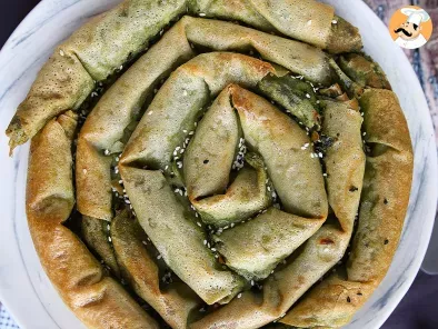 Turkish börek, crunchy and tasty stuffed filo with spinach - photo 4