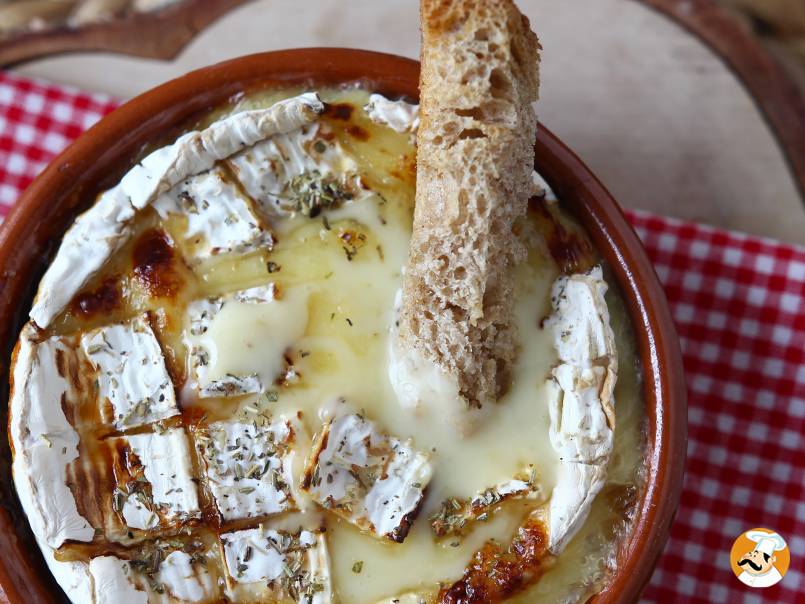 2. Camembert cheese with honey baked in the Air Fryer