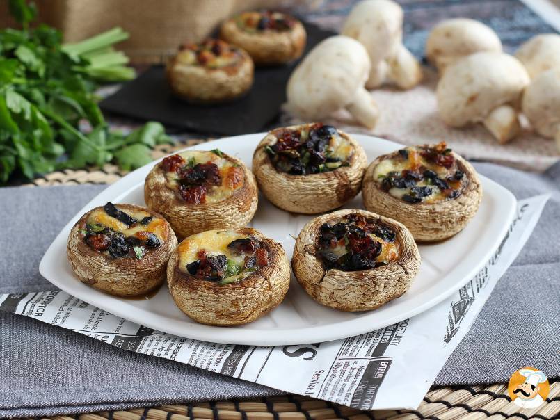 Aperitif: Stuffed and baked mushrooms