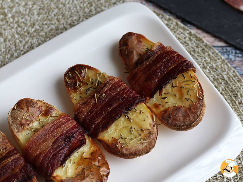 5. Baked potato with bacon - a heartwarming taste for the holidays