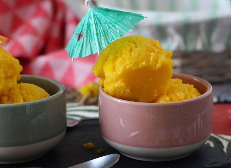 The mango and lime sorbet is ready!