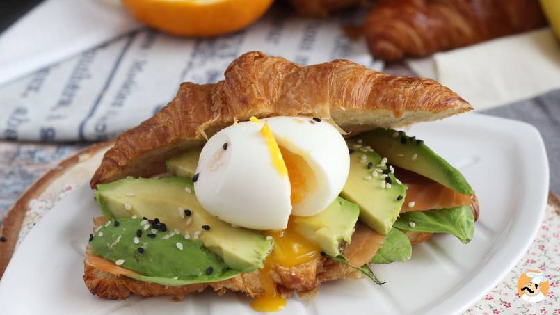 2. Croissant sandwich with avocado, salmon and egg