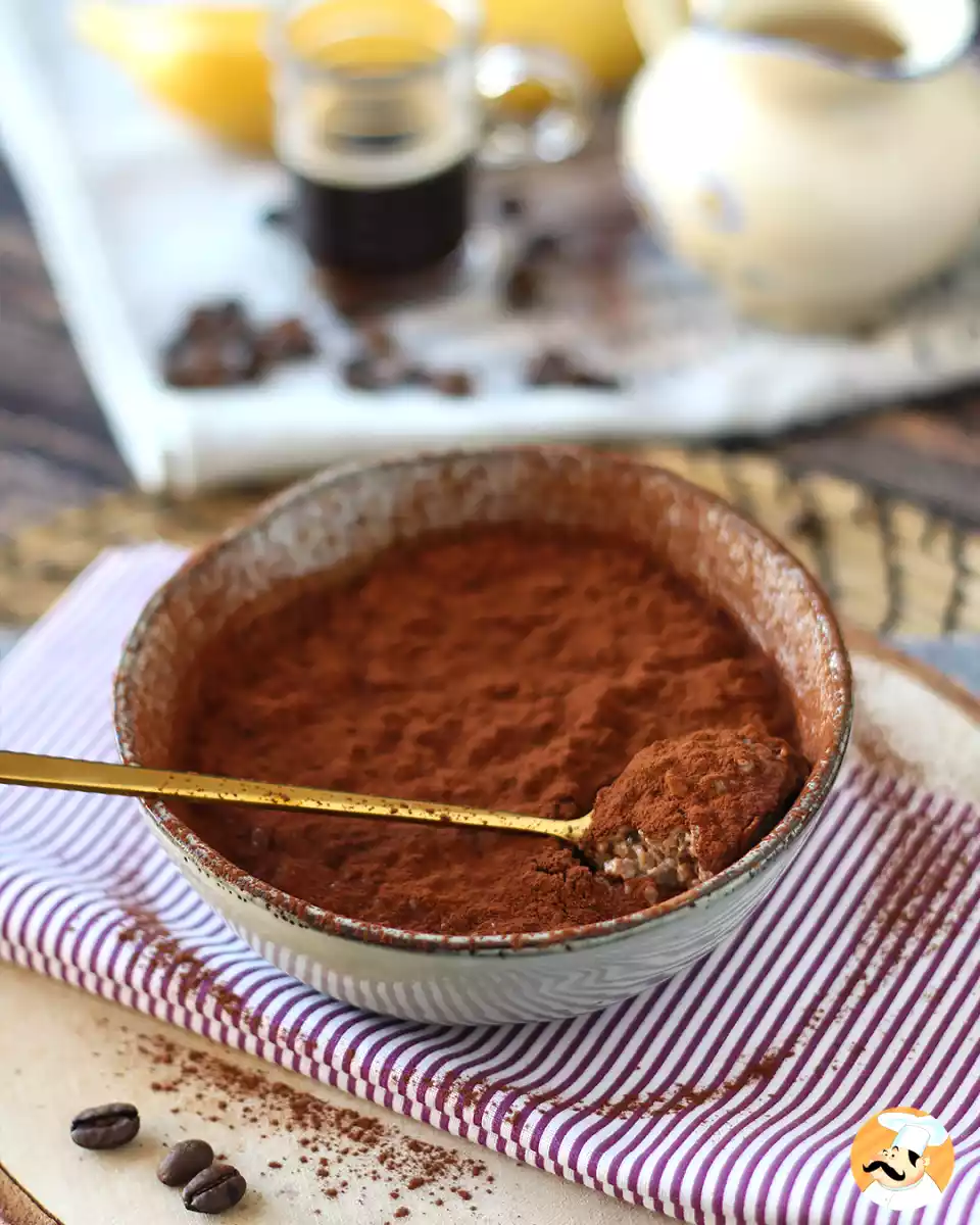 Overnight oats tiramisu flavor