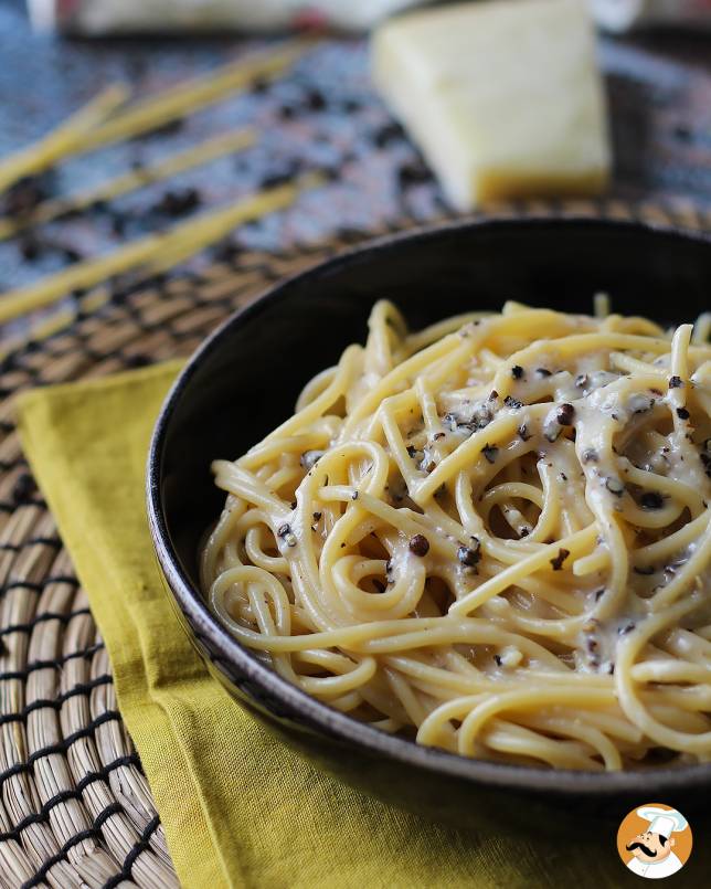 2. Spaghetti cacio e pepe