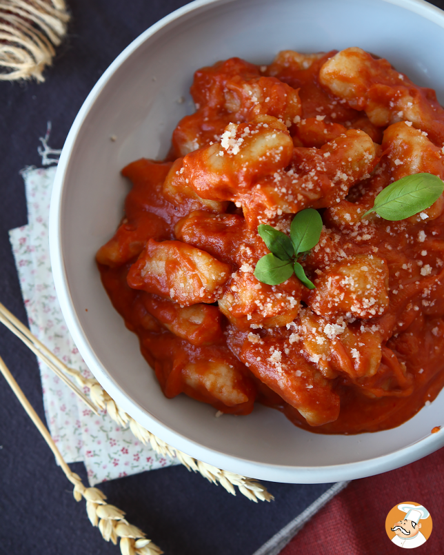 3. Sorrentine-style gnocchi in a pan.