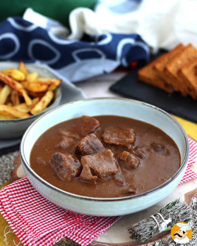 Carbonnade Flamande (meat in beer sauce)