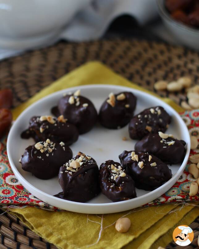 Snickers: Chocolate-covered stuffed dates