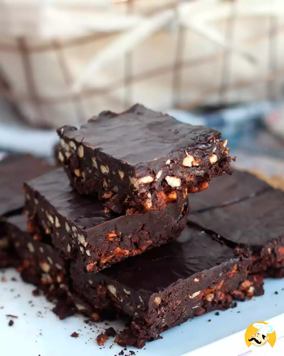 Brawnie: the raw brownie with dates