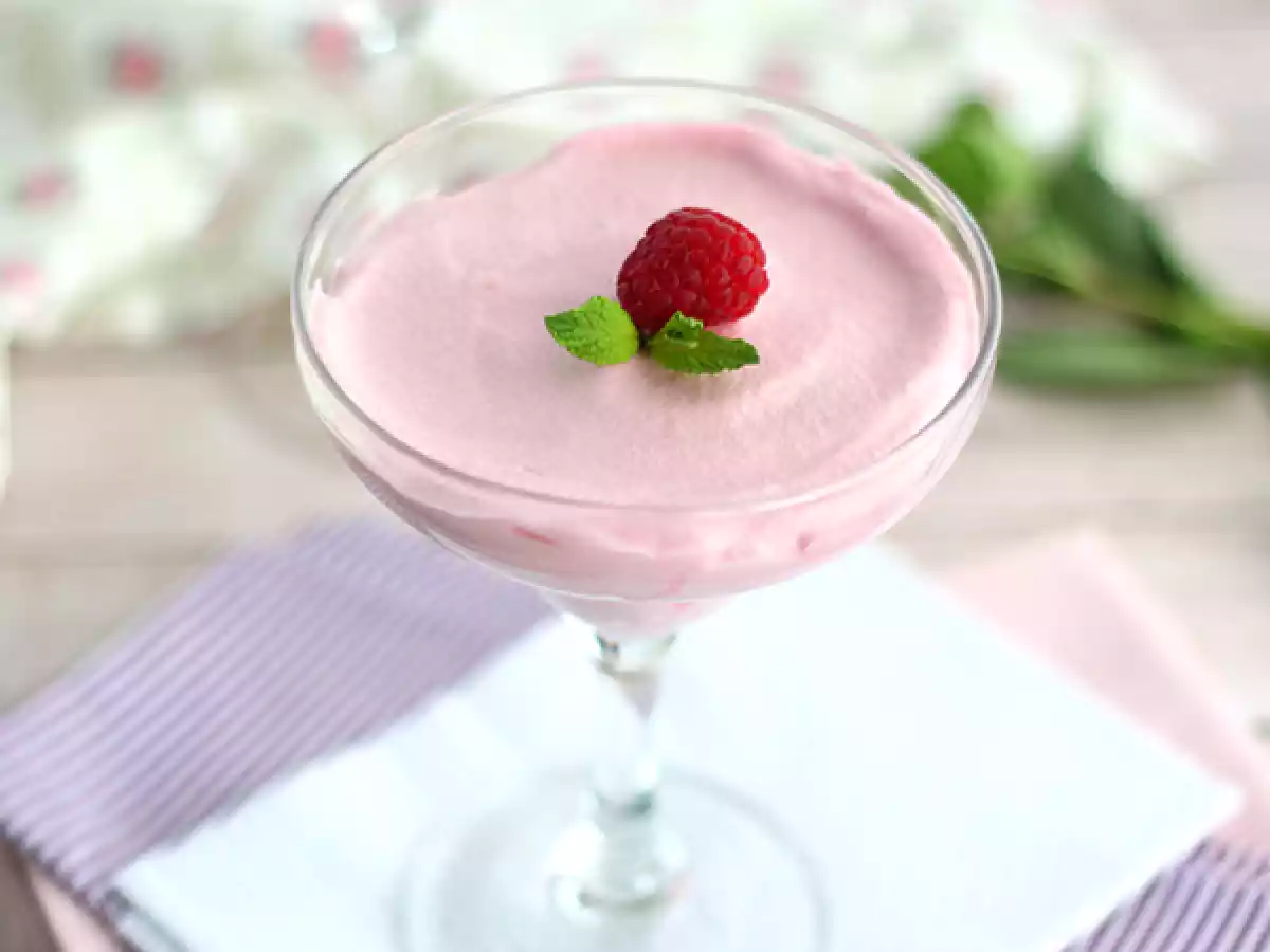 Strawberry mousse