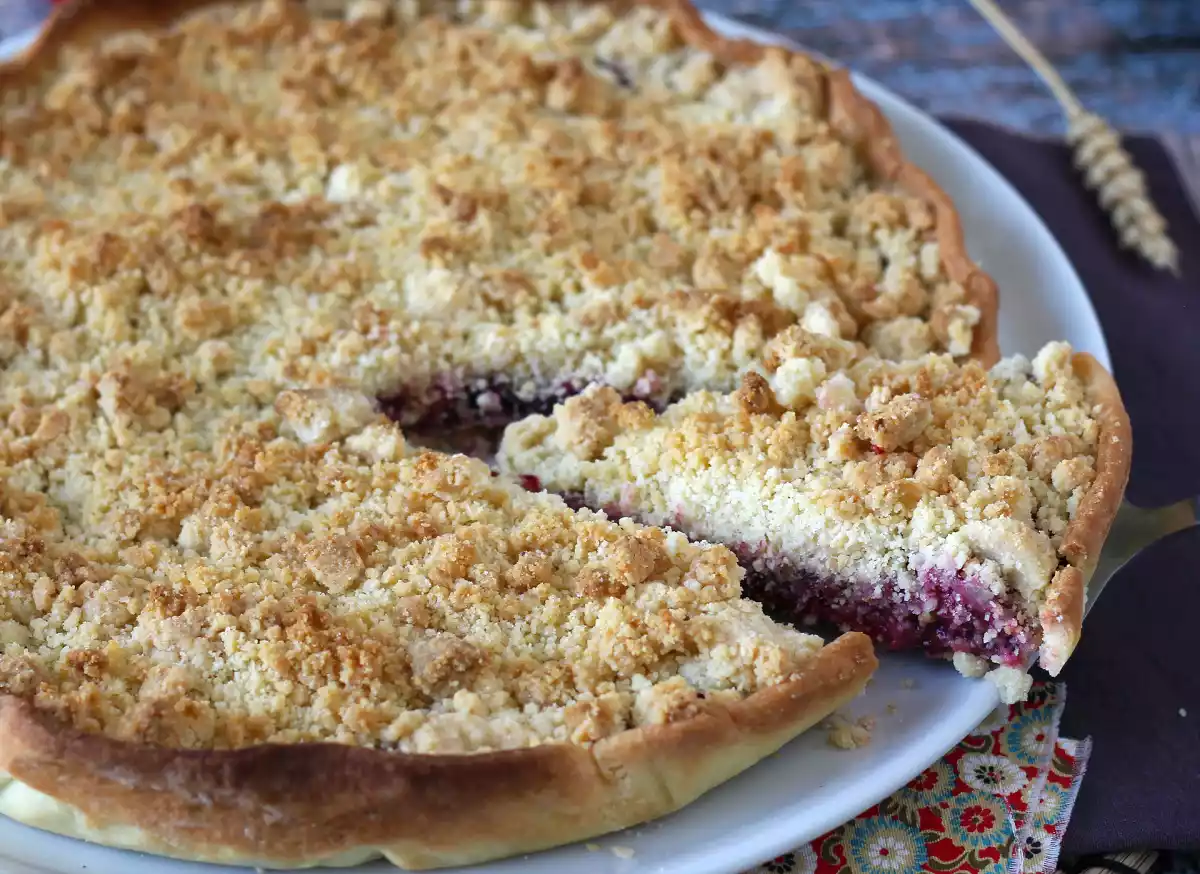 Strawberry crumble