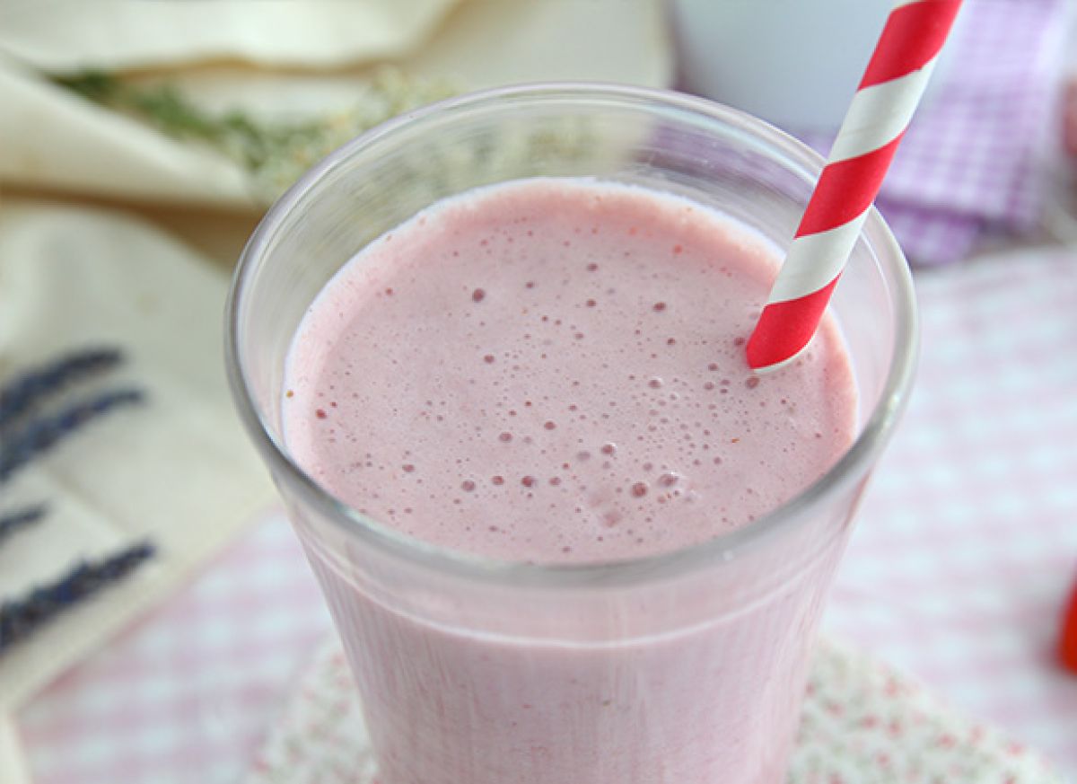 Strawberry creamy milkshake