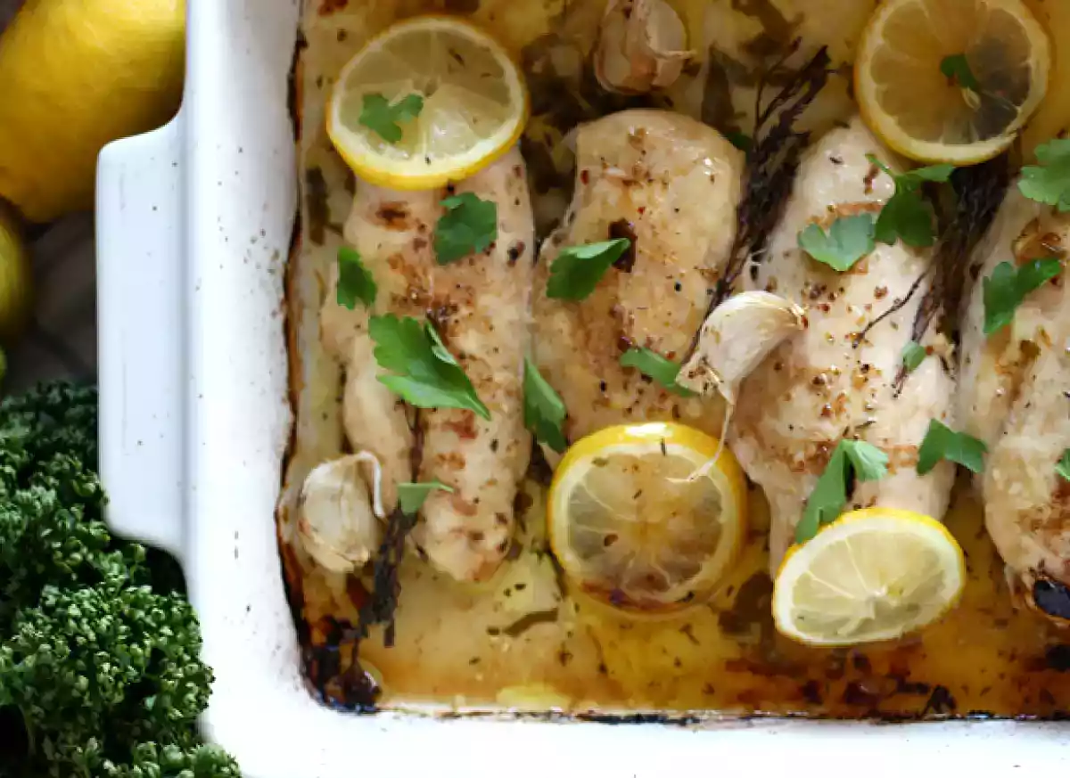 4. Baked lemon chicken: fragrant, light and... it cooks itself!