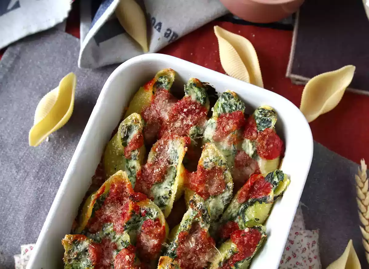 5. Baked conchiglioni: the vegetarian comfort food that makes itself