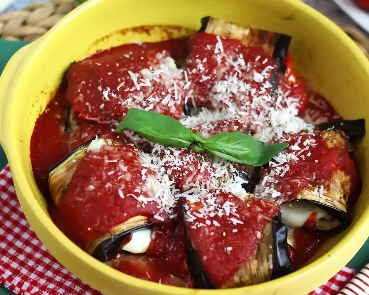 6. Eggplant rolls: Mediterranean taste without stress