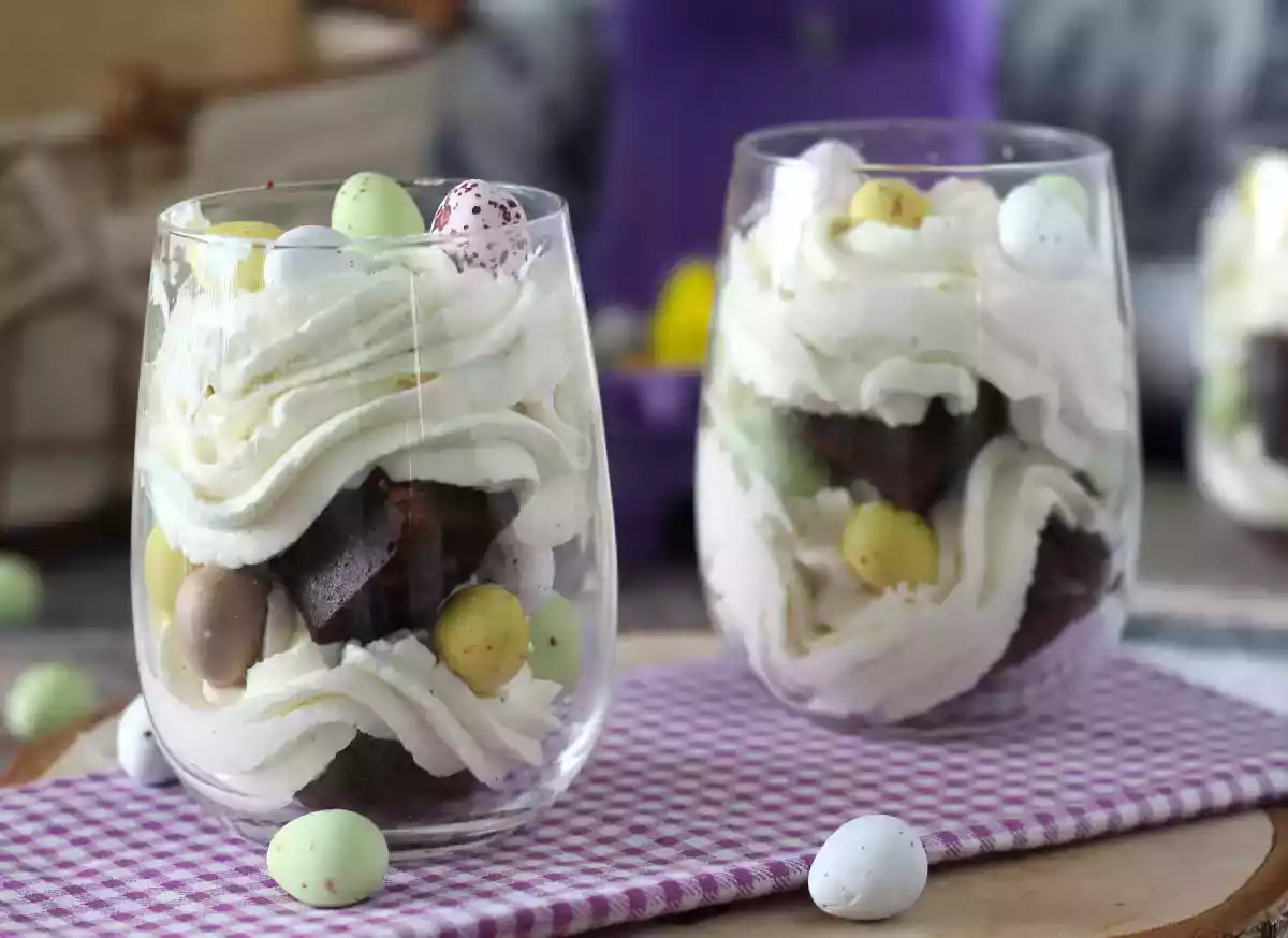 4. Brownie verrines topped with mascarpone cream