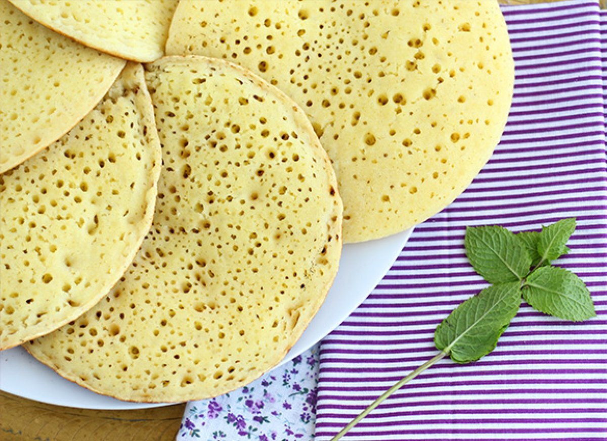 Baghrir - Moroccan crepes with a thousand holes