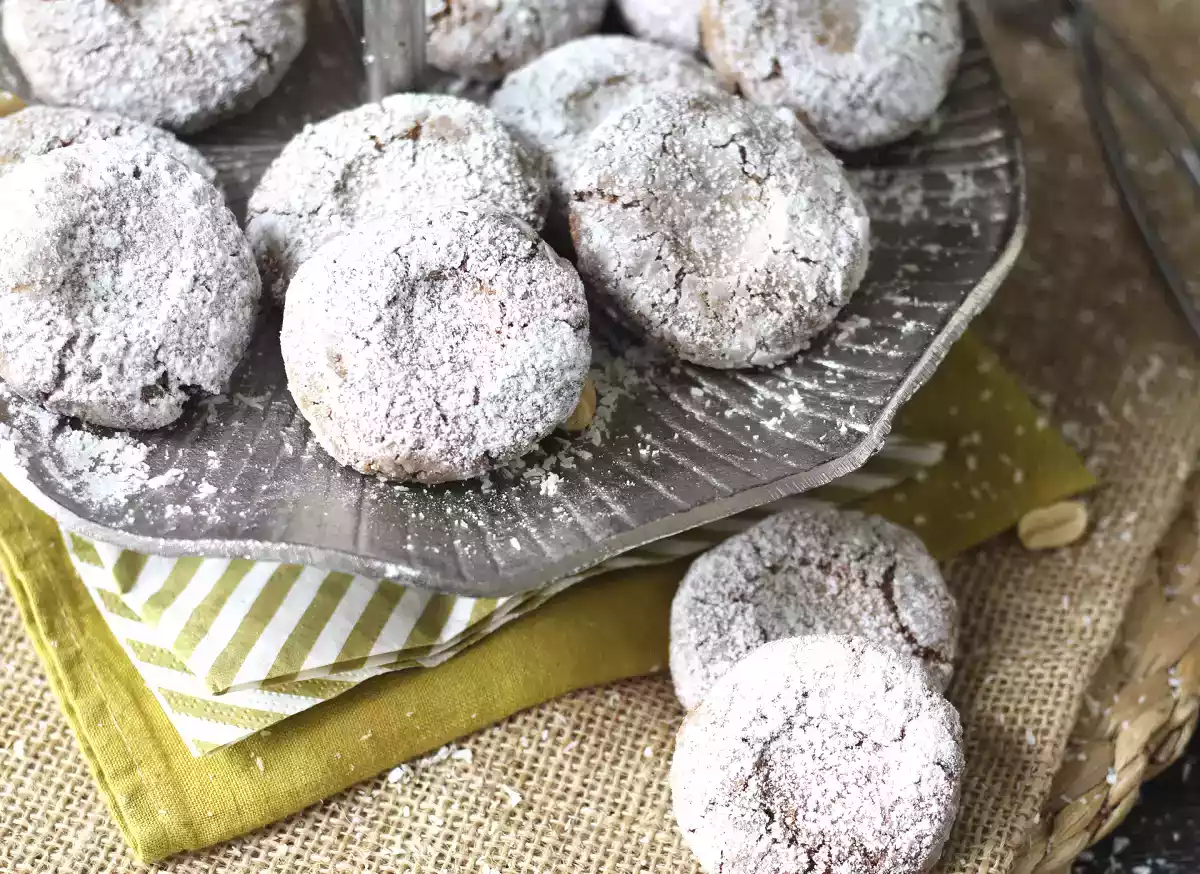 Almond and coconut Ghriba